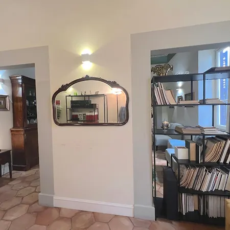 Trevi Luxury דירה