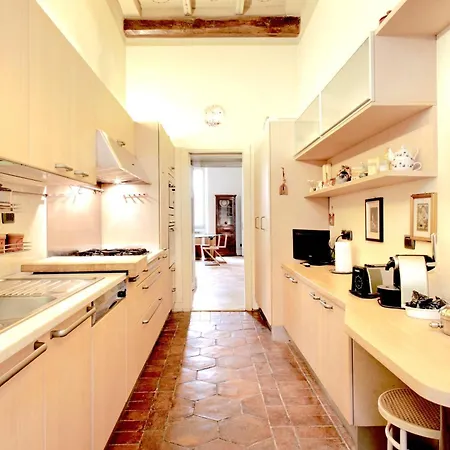 Trevi Luxury شقة *